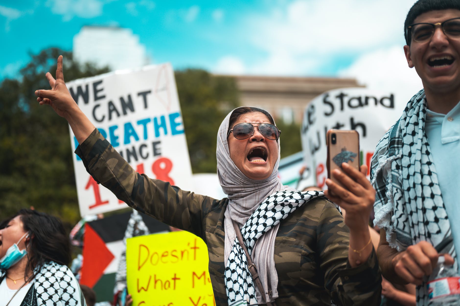 people protesting in palestine