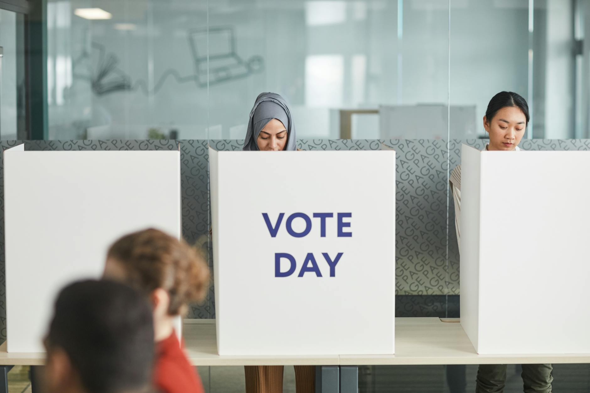 women doing voting